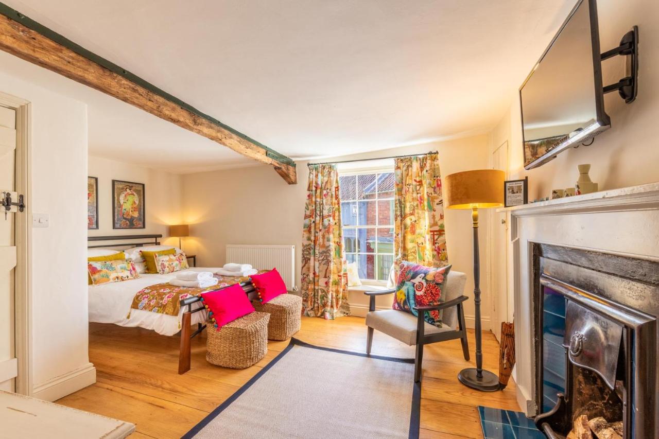Host & Stay - The Old Paul Pry Holt  Buitenkant foto