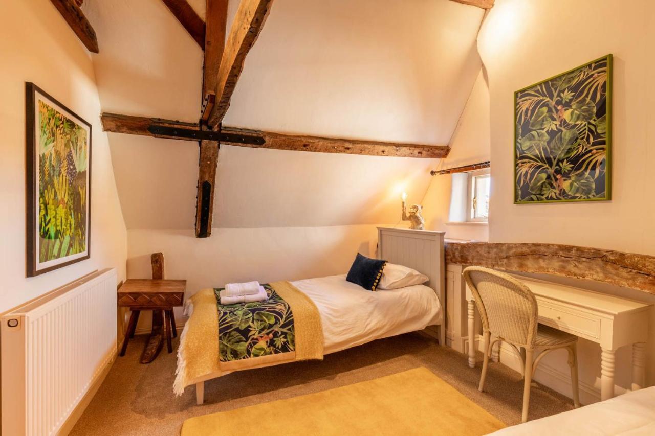 Host & Stay - The Old Paul Pry Holt  Buitenkant foto