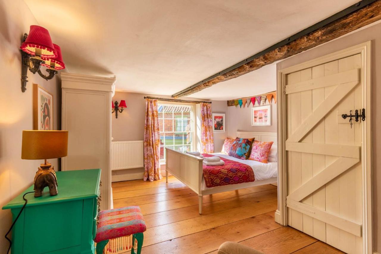 Host & Stay - The Old Paul Pry Holt  Buitenkant foto