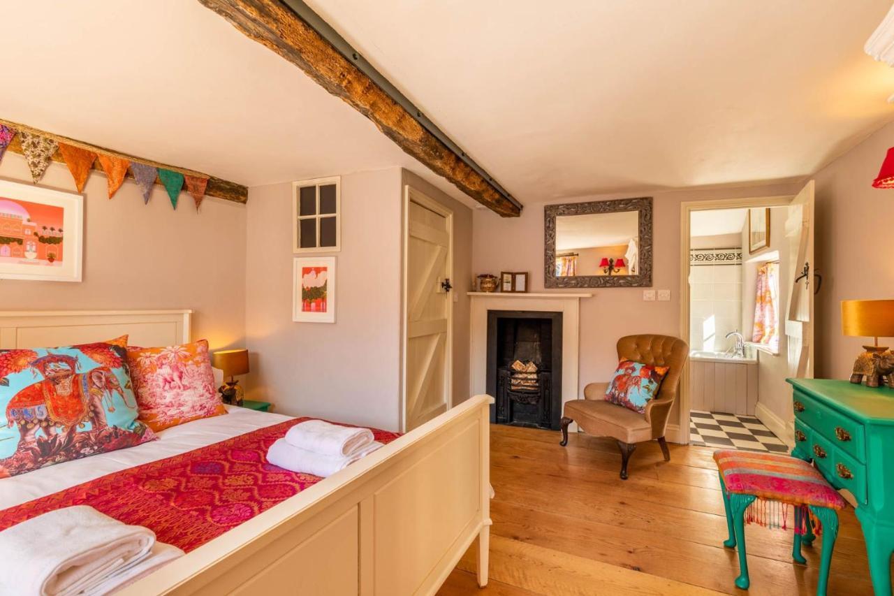 Host & Stay - The Old Paul Pry Holt  Buitenkant foto