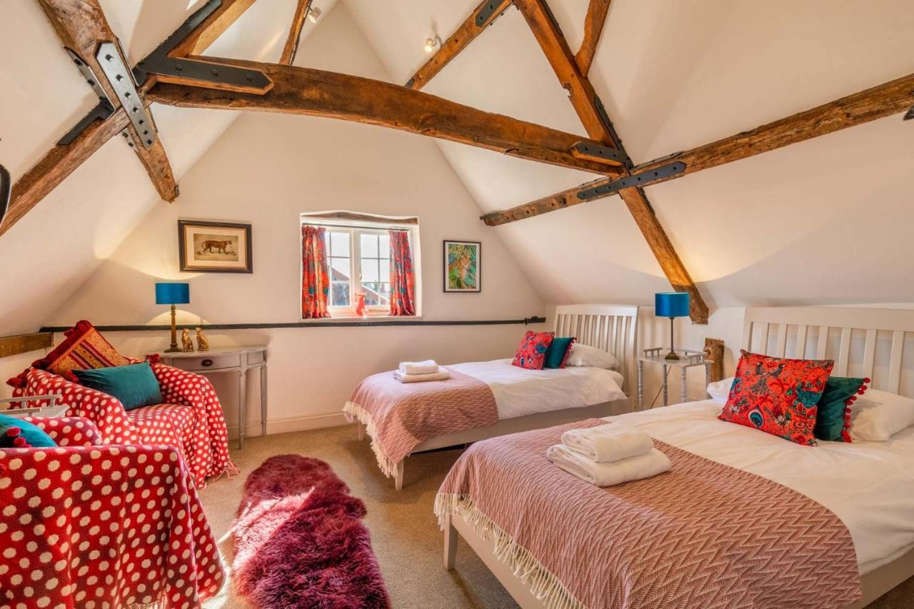 Host & Stay - The Old Paul Pry Holt  Buitenkant foto